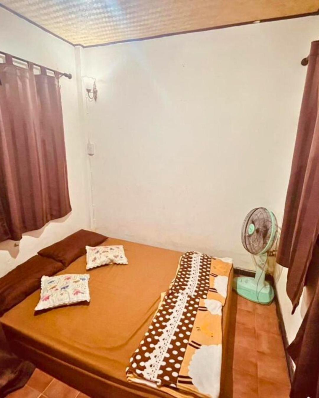 Hug Glur House Tour And Hostel (Adults Only) Chiang Mai Exterior foto